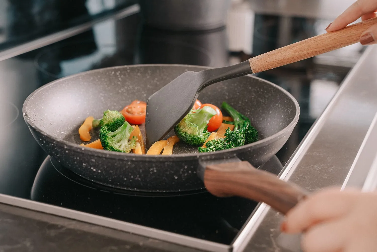 2-Piece Beechwood & Silicone Turner Set | Charcoal